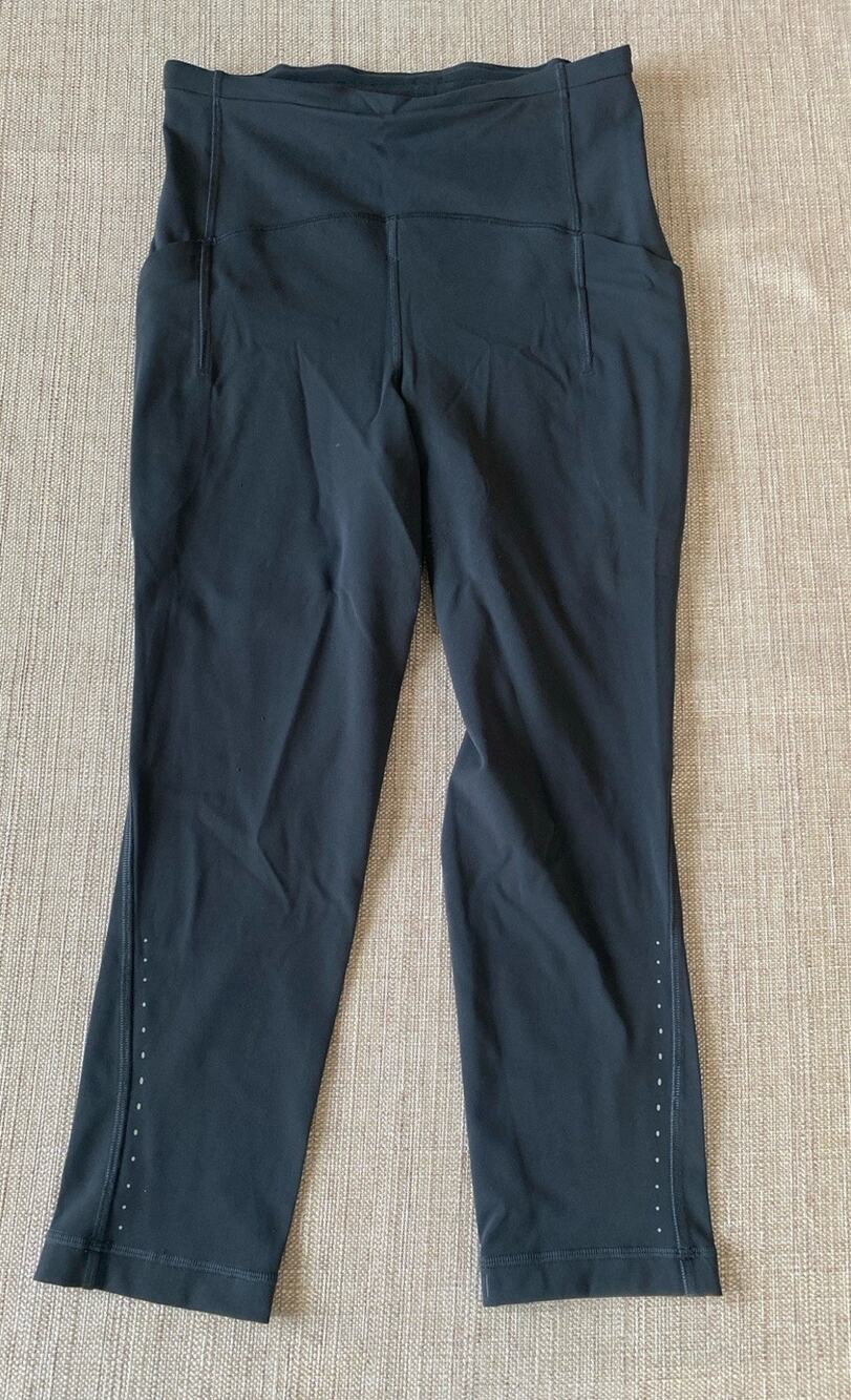 Lululemon Black Cropped Athletic Leggings High Rise Pockets Size 4